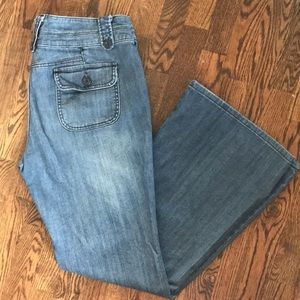 a.n.a. Modern Flare Jeans